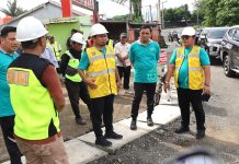 Tasming Hamid Tinjau Perbaikan Jalan, Minta Dikerjakan Sesuai Standar