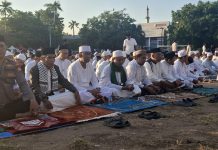 Salat Istisqa di Lapangan Andi Makkasau, Prof Dr Kiai Hannani Ajak Warga Perbanyak Istighfar